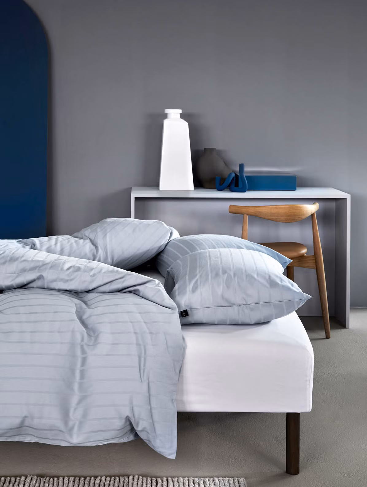 Milano sengesett dempet blå