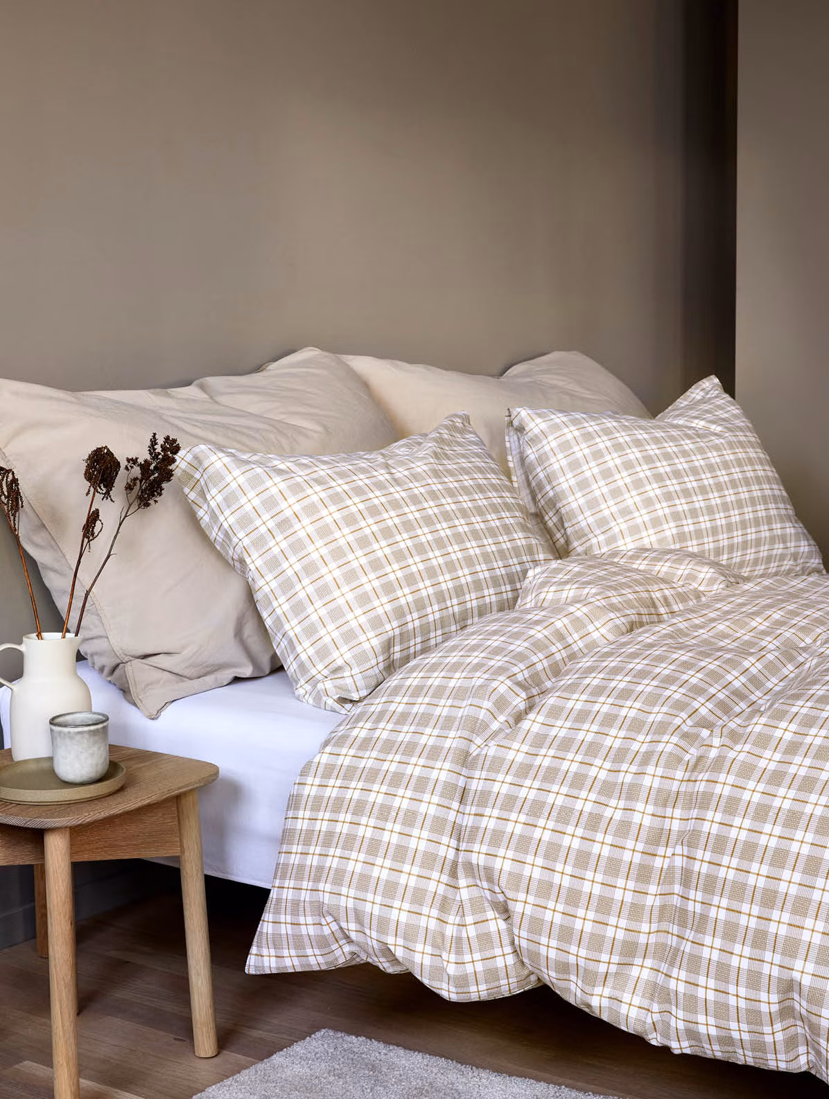 Kyrre sengesett beige